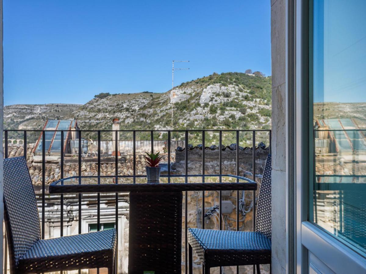 Vintage Holiday Home In Ragusa Ibla With Balcony Esterno foto