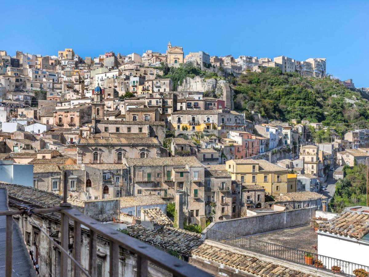 Vintage Holiday Home In Ragusa Ibla With Balcony Esterno foto